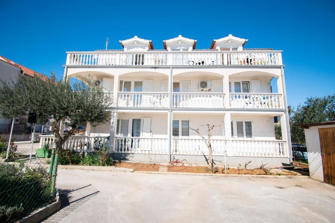 Family Holiday Apartments Lucia 沃迪切 外观 照片