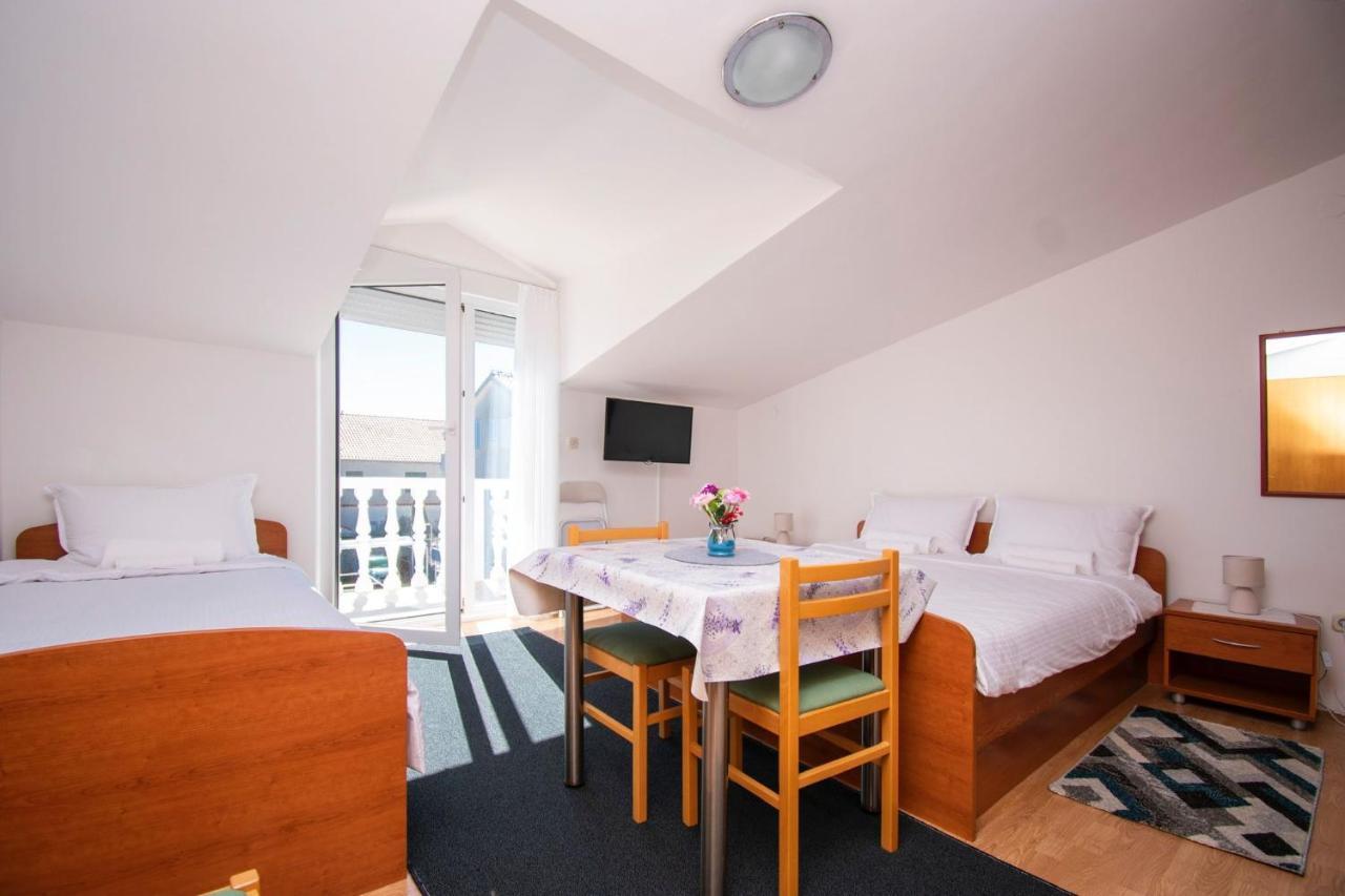 Family Holiday Apartments Lucia 沃迪切 外观 照片
