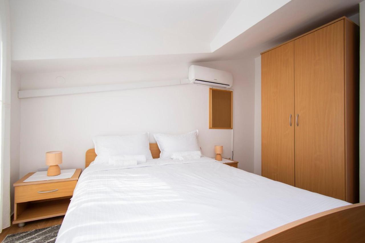 Family Holiday Apartments Lucia 沃迪切 外观 照片